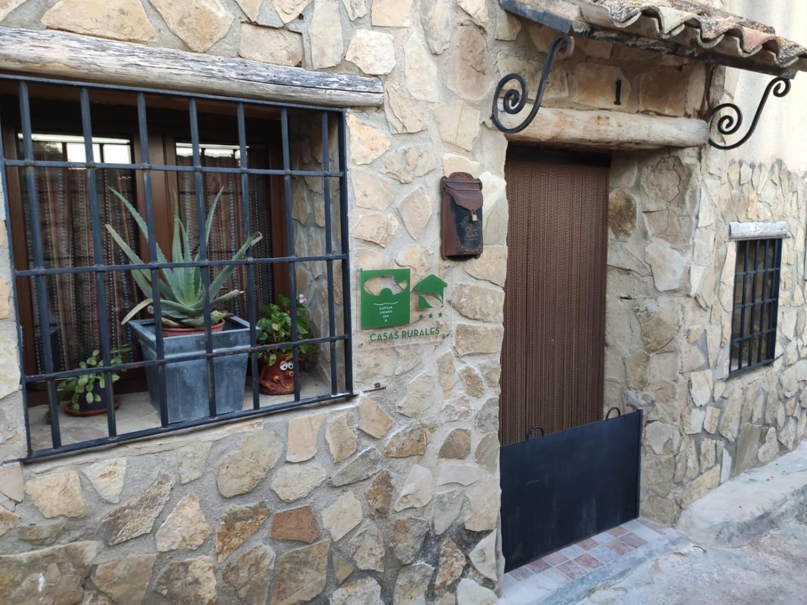 Casa Cueva Araceli Alcala del Jucar
